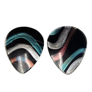 Vintage Abstract Lines Teardrop Stud Earrings Black
